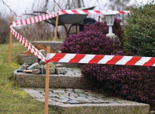 Tesa bande de signalisation 80mmx100m rouge/blanc Pic2