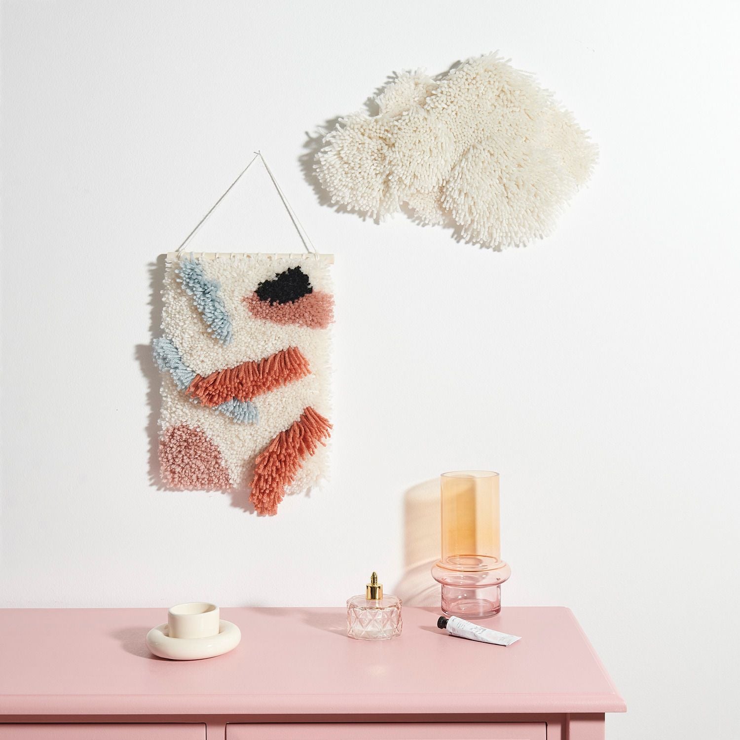 Rico Design Hooki Hooki – Makramee-Set – Wandbehang Wolke – 41 × 26 cm – ab 8 Jahren