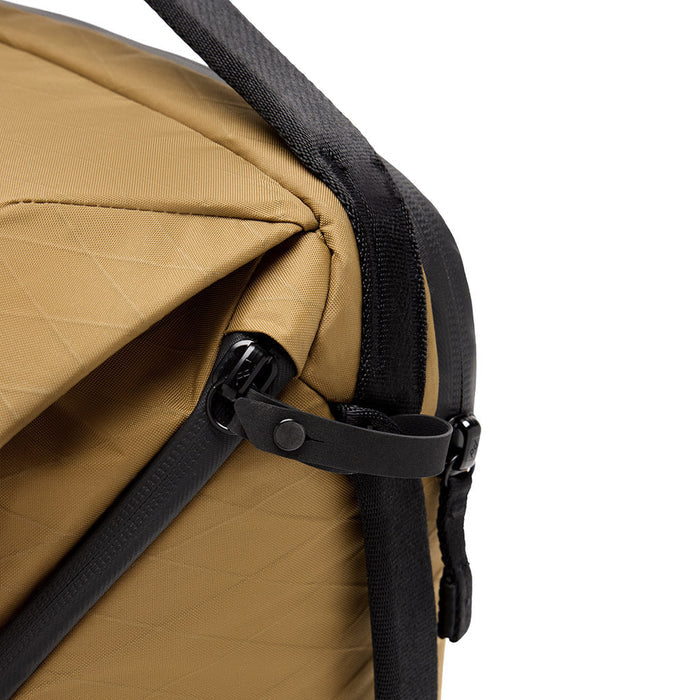 Peak Design City-Rucksack Everyday Backpack v2 – Nylon/Polyester – Coyote, 330 × 460 × 210 mm
