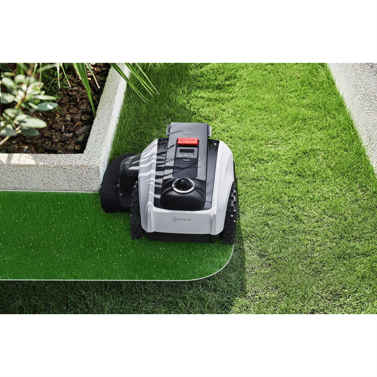 Ecovacs GOAT O1200 LiDAR Pro Rasenmähroboter – 21 V – bis 1200 m² – Schnittbreite 220 mm – inkl. Ladestation