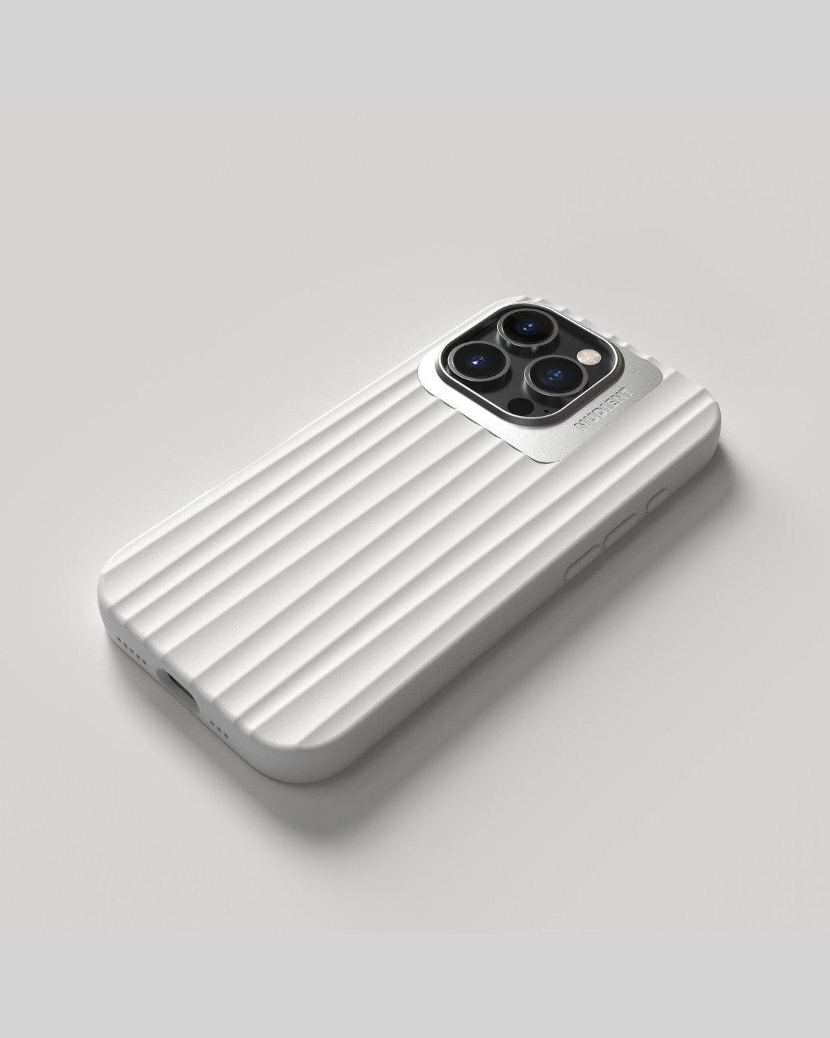 Nudient – Backcover Bold – für Apple iPhone 16 Pro – weiss – MagSafe-kompatibel