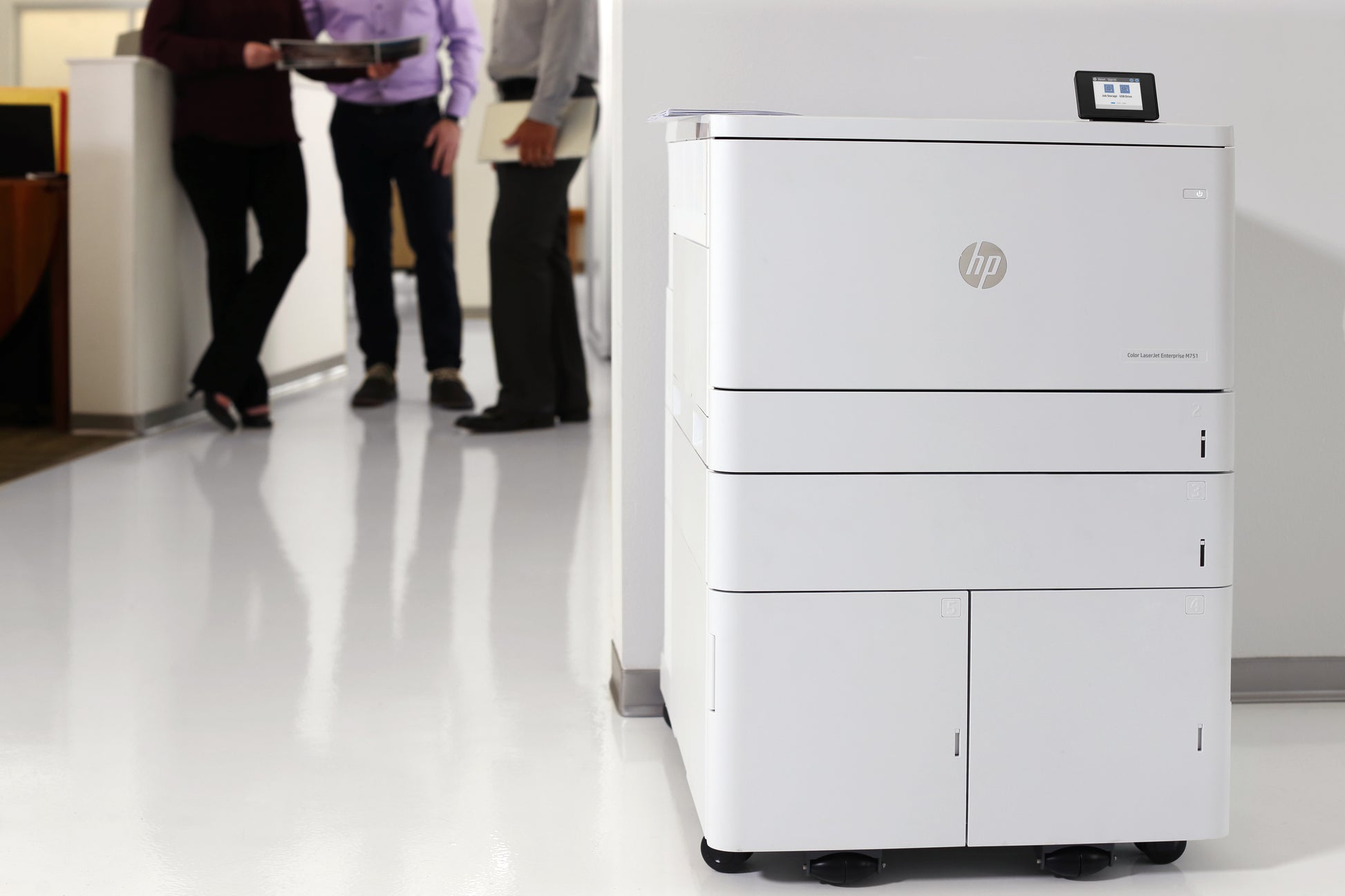 HP Papierfach mit Standfuss, Grau, Weiss – für Color LaserJet Enterprise 5700dn, X55745dn, MFP 5800dn und andere