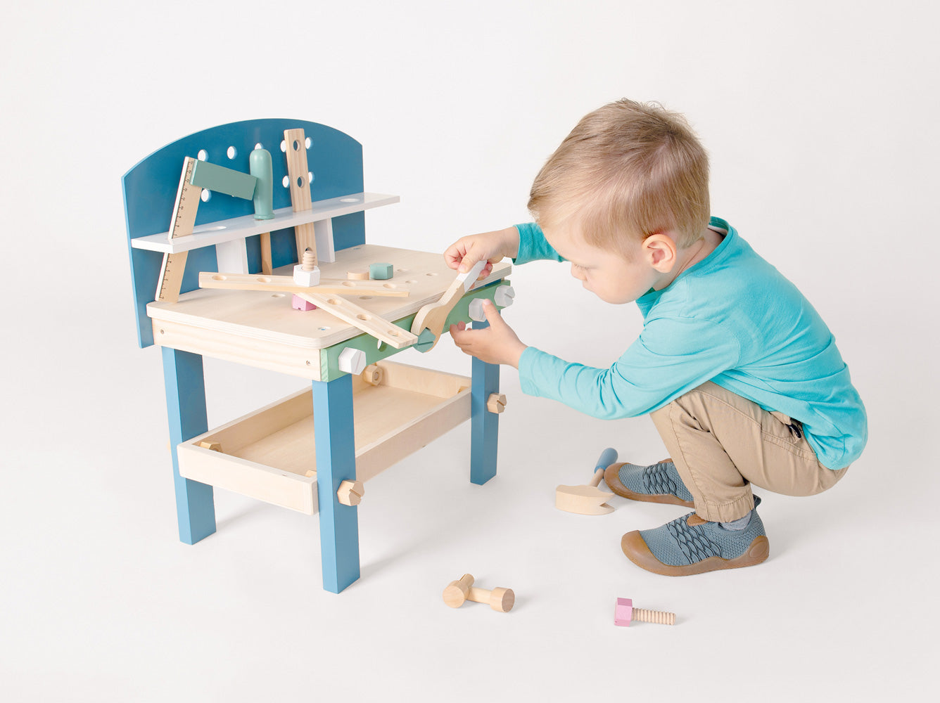 Small foot Kompakte Werkbank Nordic – 45 × 52 × 28 cm – ab 3 Jahren – Holz – Mehrfarbig