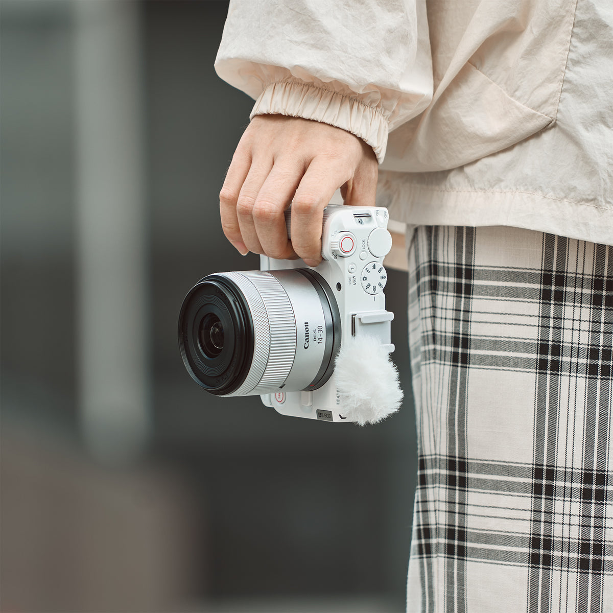 SmallRig 5430 L-förmige Montageplatte – für Canon EOS R50 V – Weiss – 54 × 66,3 × 116,4 mm – 1/4″