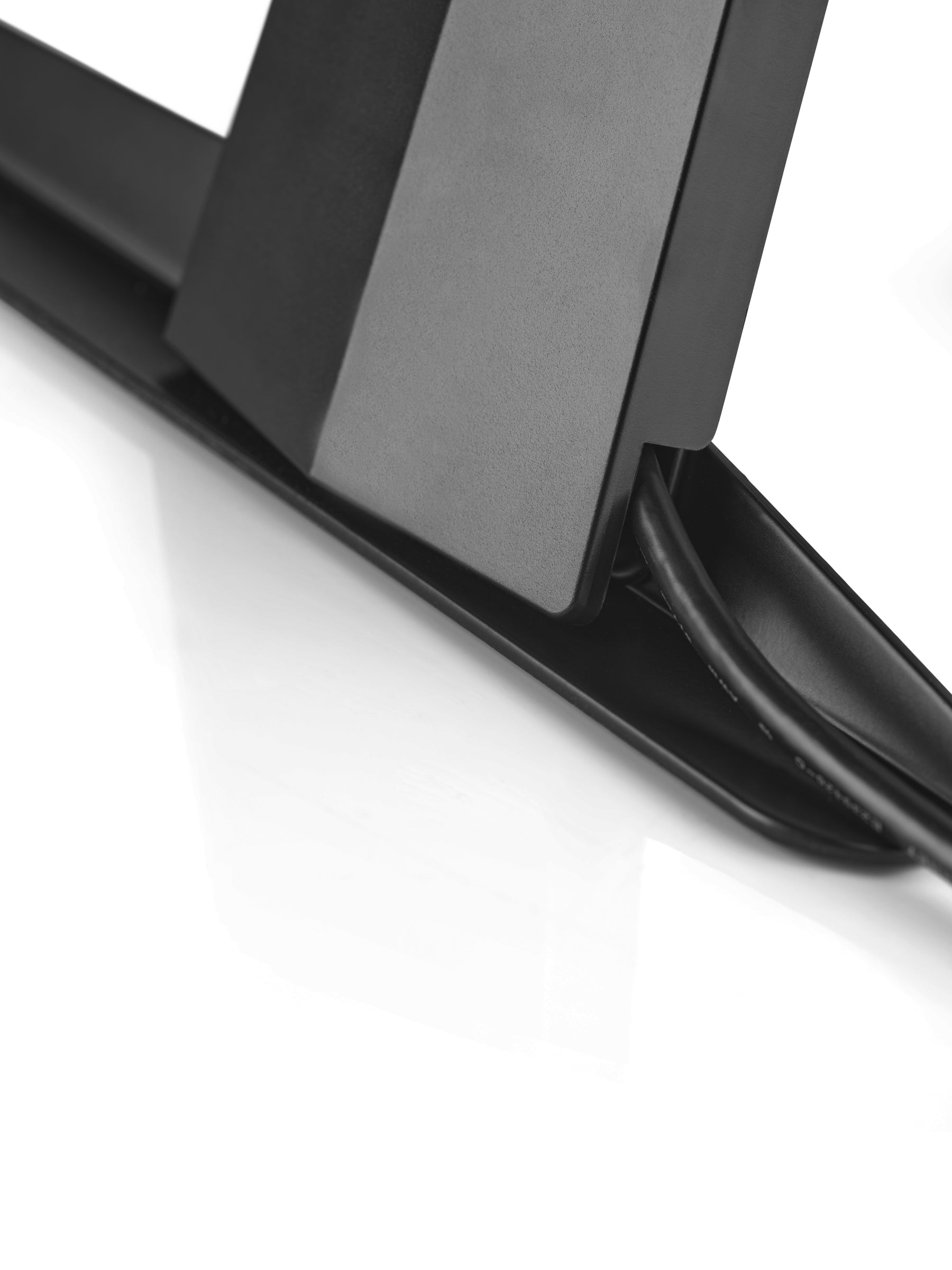 One For All WM2870 Standfuss (TableTop) – 100×100–800×400 mm, bis 50 kg – für 32–70" TVs – Schwarz