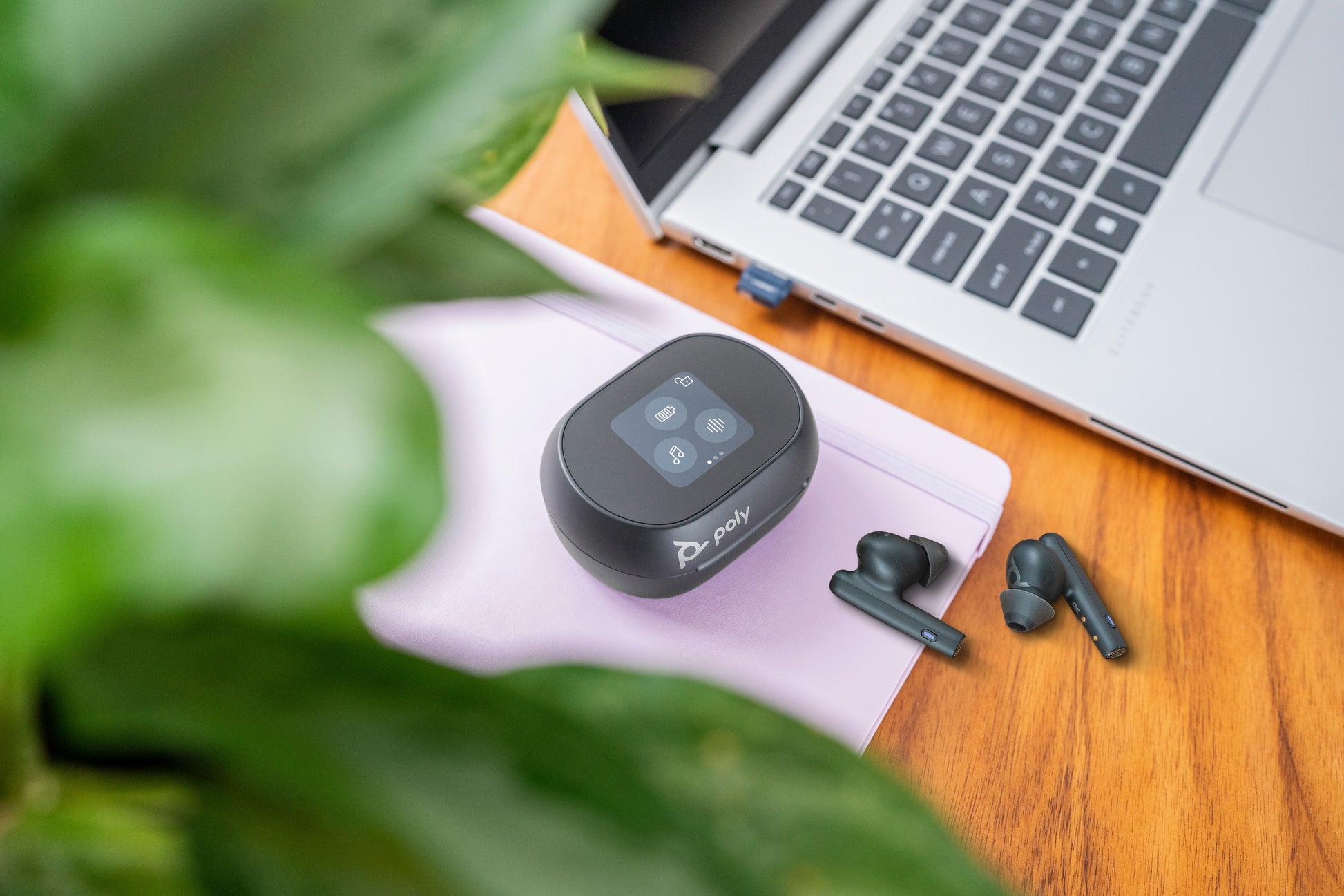 Poly Voyager Free 60+ UC M Carbon – In-Ear Headset – Bluetooth, ANC – Schwarz – bis 16 h
