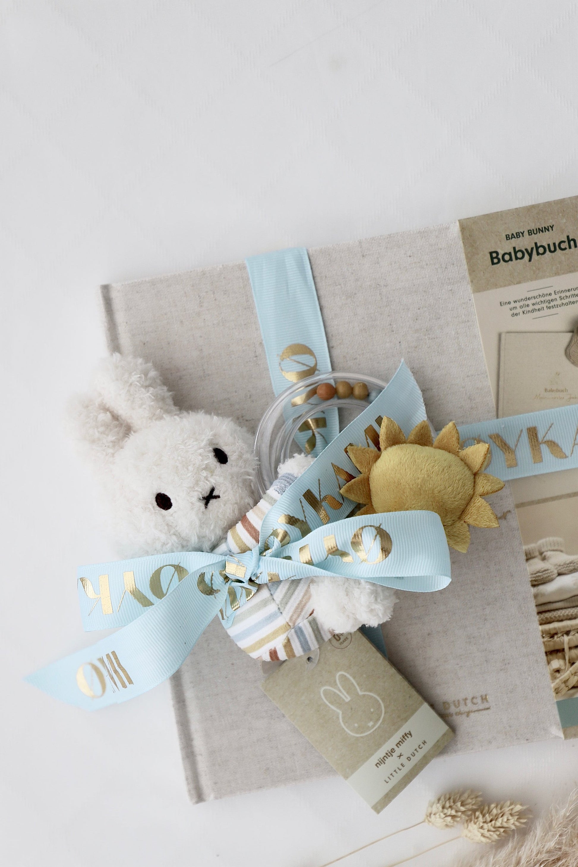 OYKAMI Babytagebuch Miffy – mit Miffy-Stofftier, blau