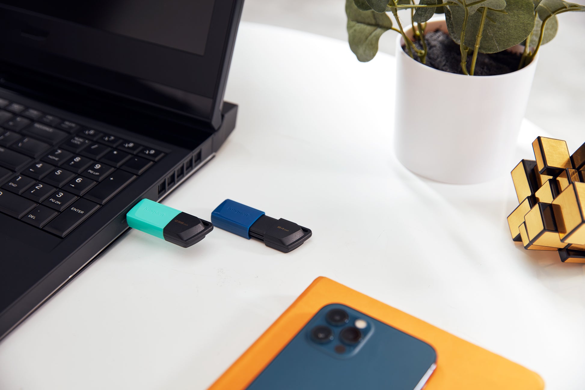 Kingston Technology Kingston DT Exodia M USB-Stick – 64 GB, USB 3.2 Gen 1, Schwarz/Blau