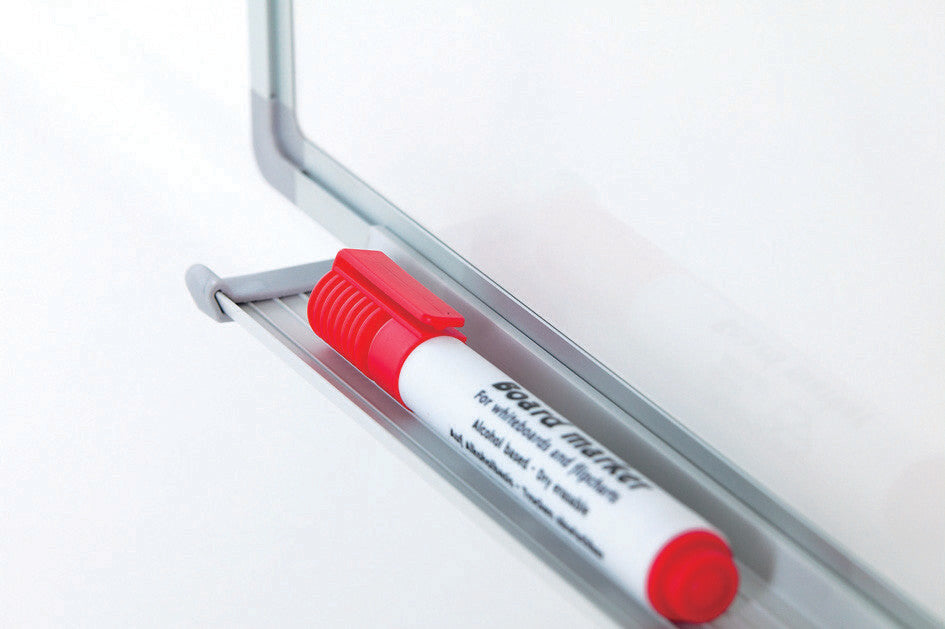 BEREC Whiteboard – 120 × 90 cm, Emaille, magnetisch, Aluminiumrahmen, Wandmontage, inkl. Ablageschale, Marker