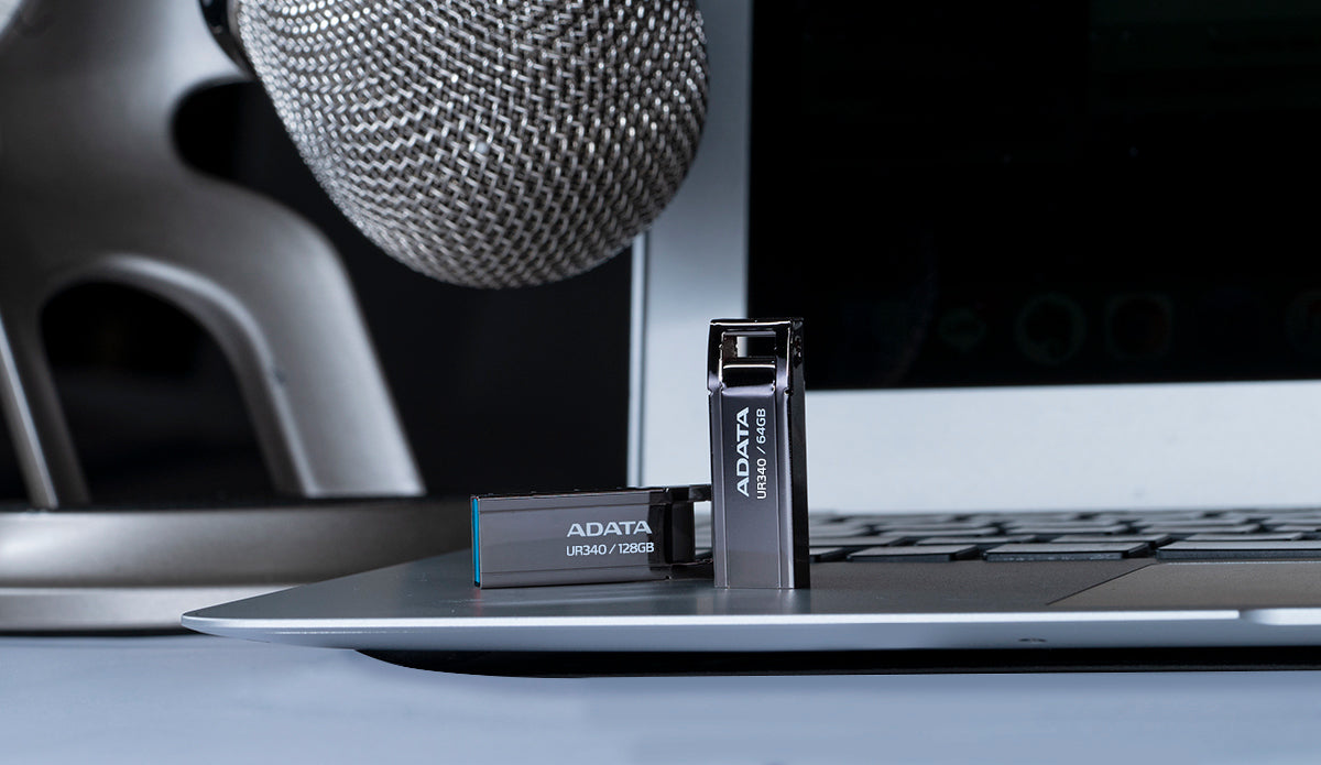ADATA UR340 USB-Stick 128 GB – USB-A USB 3.2 Gen 2, 100 MB/s Lesen, mit Kappe, Metall, Schwarz