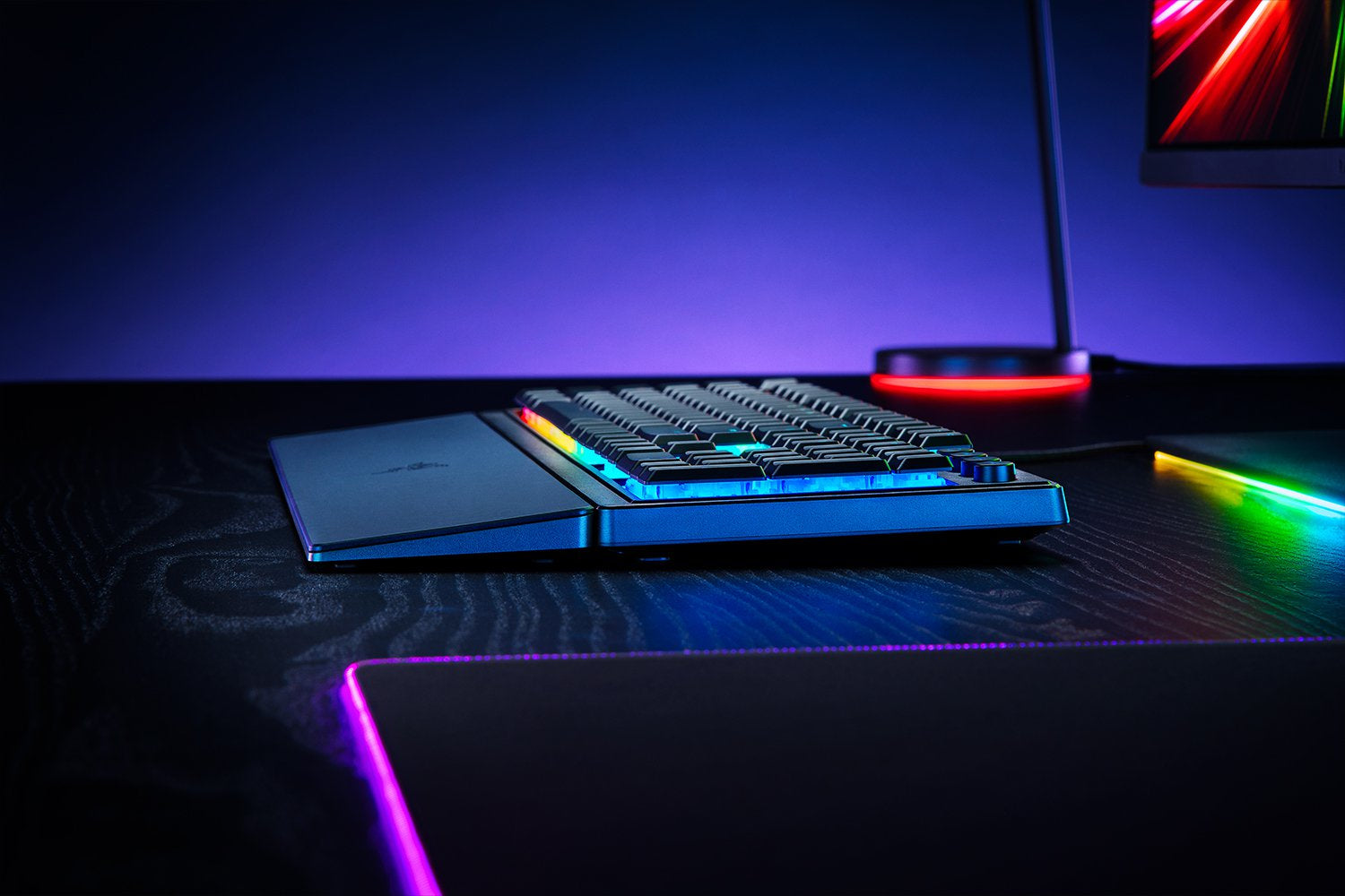 Razer Ornata V3 – Gaming-Tastatur – Membran, kabelgebunden (USB) – RGB – QWERTZ (DE) – mit Handballenauflage
