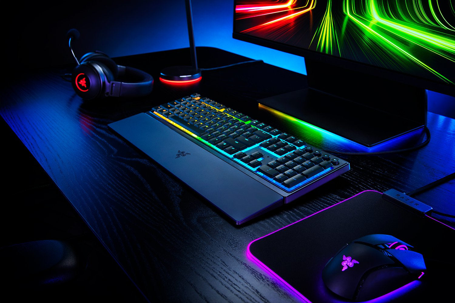 Razer Ornata V3 – Gaming-Tastatur – Mecha-Membran, kabelgebunden – RGB – QWERTZ (CH) – mit Handballenauflage