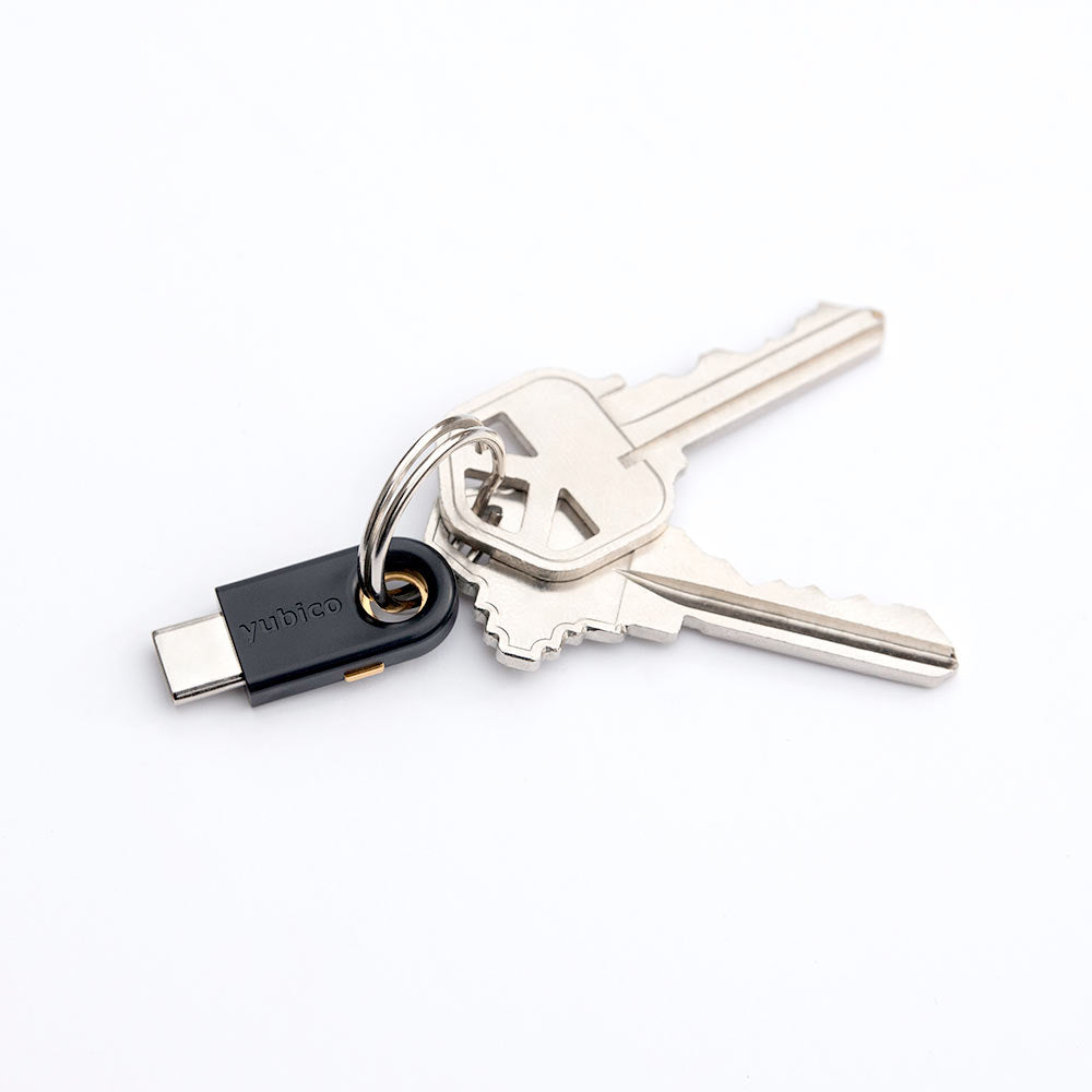 Yubico FIDO-HID-Gerät YubiKey 5C FIPS – für Windows, macOS, Chrome OS u. a., schwarz, IP68