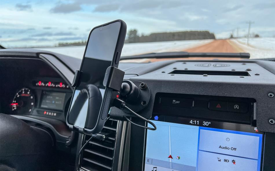 Gamber-Johnson 7170-0955 Kfz-Ladehalterung – Schraubbefestigung – USB – für Smartphones – Schwarz