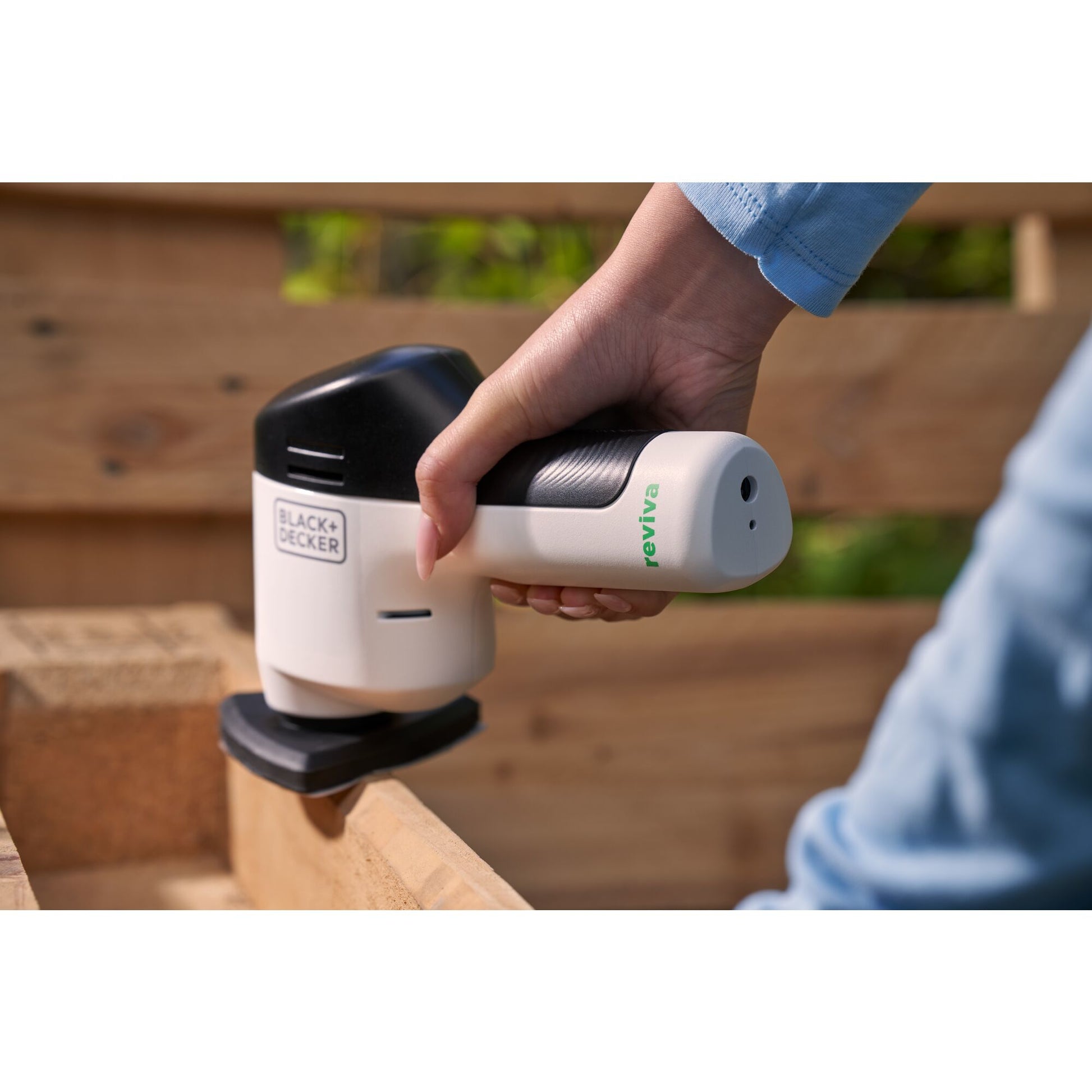 Black & Decker Akku-Deltaschleifer REVDS12C – 12 V – 92 × 92 mm – 1×1,5 Ah & Ladegerät – Klettfix-System