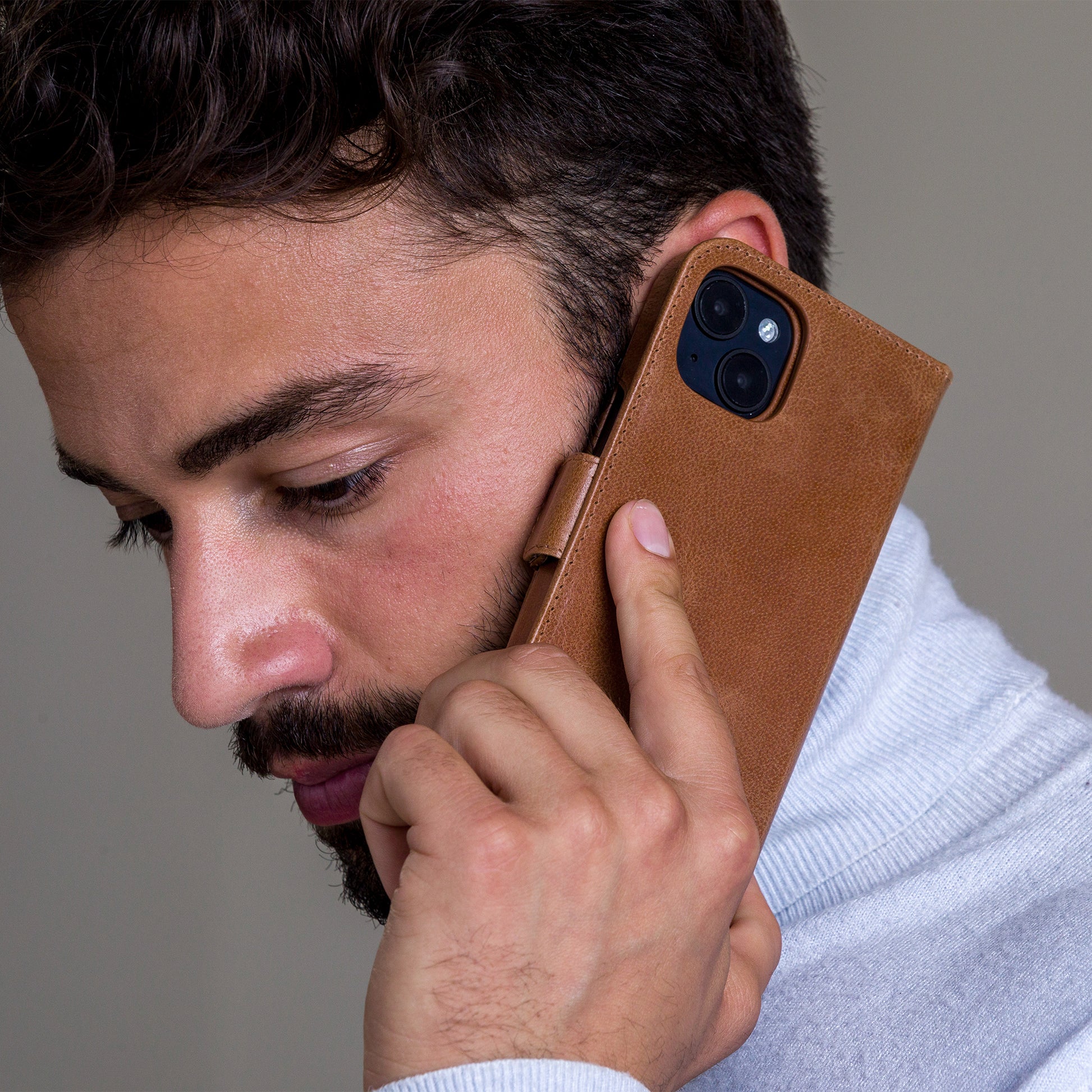 dbramante1928 Lynge Wallethülle – für Apple iPhone 14 Pro, 3 Kartenfächer, Leder, Beige