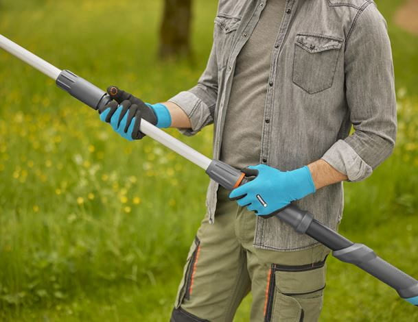 Gardena HighCut 250/18V Akku-Teleskop-Baumschere – 18 V – Max. Aststärke 28 mm – POWER FOR ALL