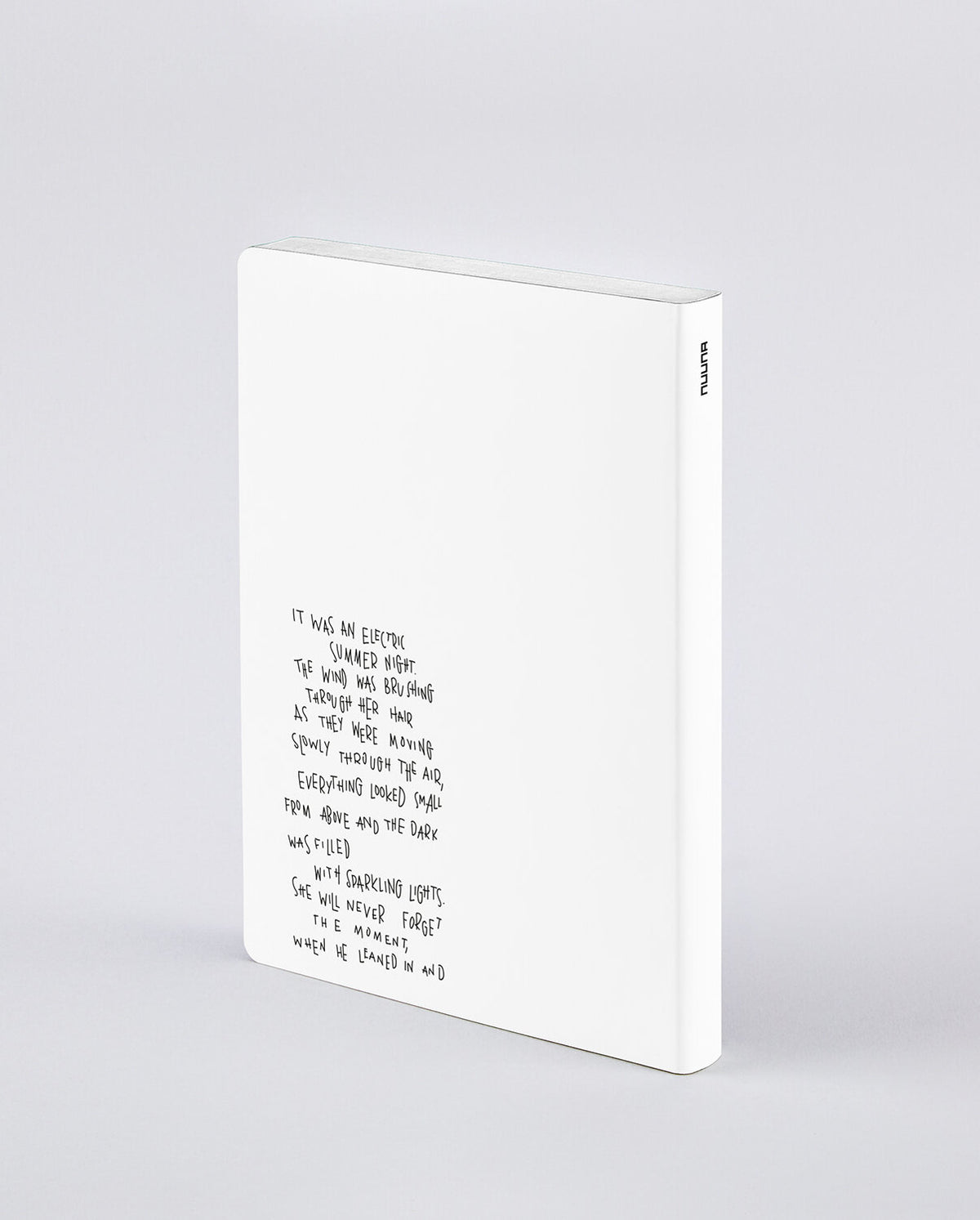 nuuna Notizbuch – A5 – 256 Seiten – 120 g/m² – Softcover, nummerierte Seiten, Fadenheftung, schwarz/weiß