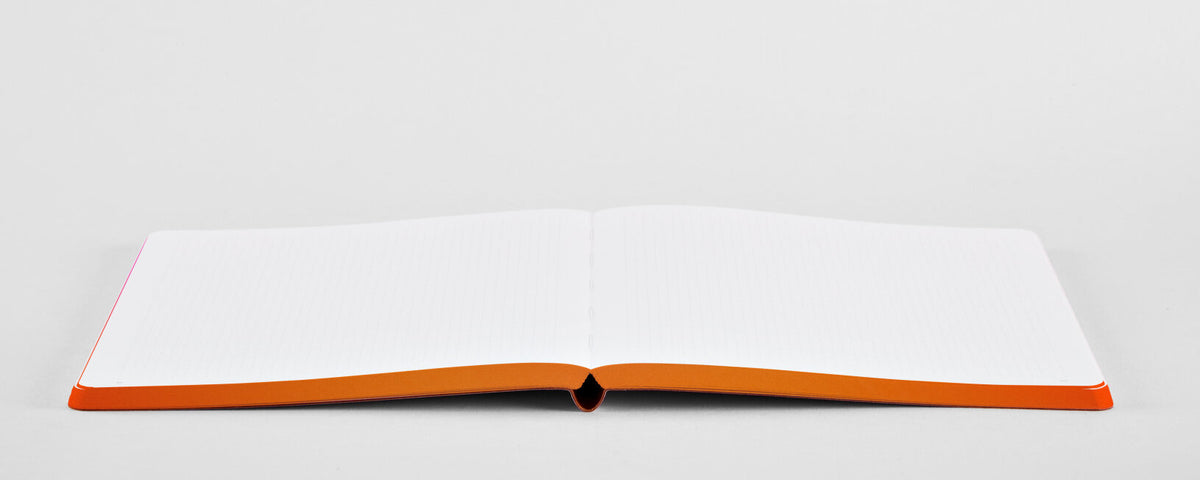 nuuna Notizbuch – 165 × 220 mm – 176 Seiten – 120 g/m² – Softcover, nummeriert, Fadenheftung, orange/pink/weiß