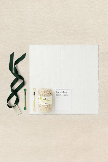 DMC Gift of Stich – Makramee-Set – Kissen – 40 × 40 cm – 8-teilig – Baumwolle/Polyester – Beige
