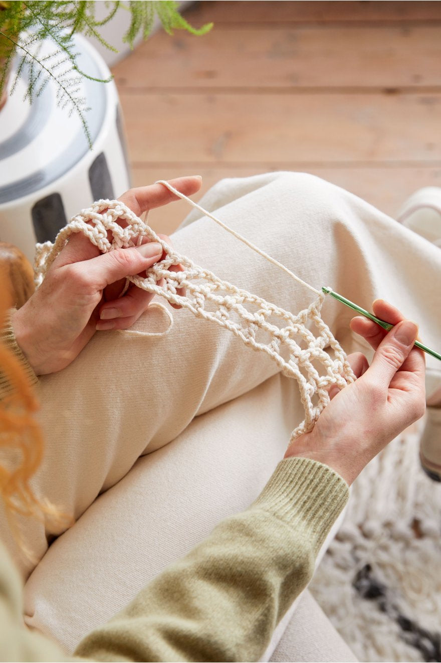 DMC Gift of Stich Häkelset 8 Stk. – 45 cm×30 cm, Dunkelbraun