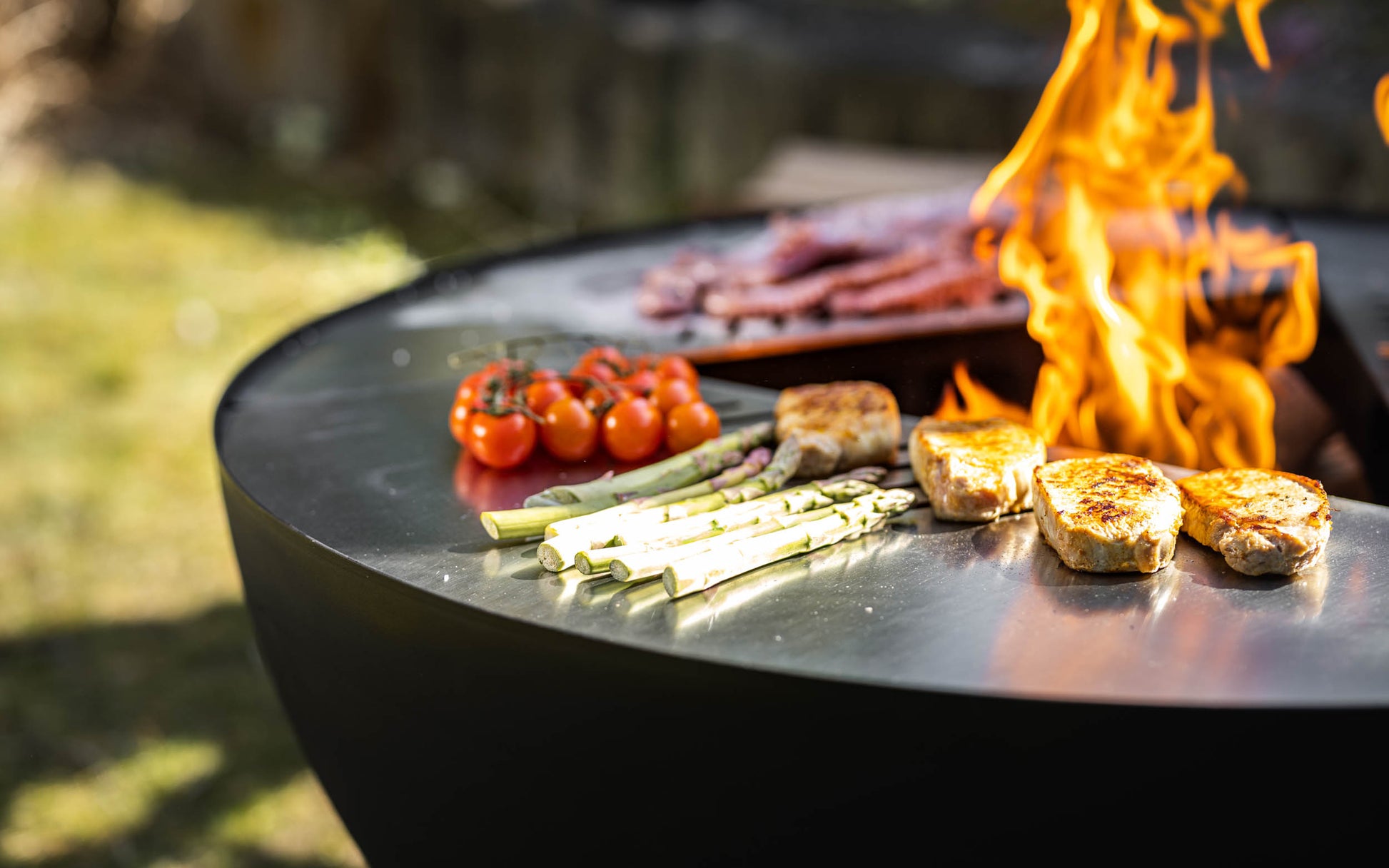 Feu Du Jardin Feuerschale – Ø 98 × 53 cm – Edelstahl, Schwarz, Abnehmbare Platte