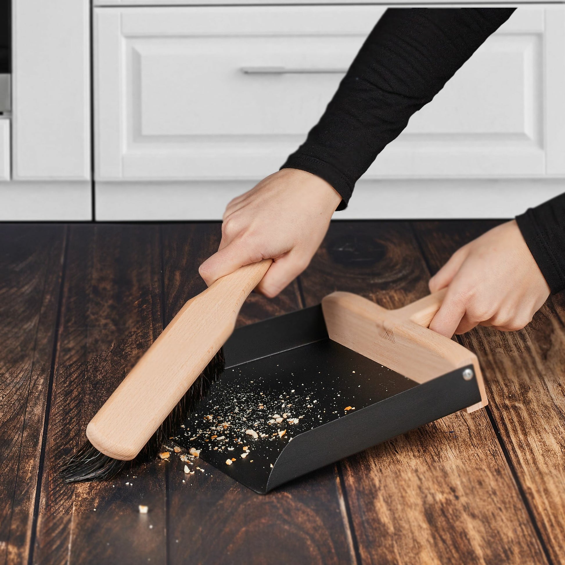 Relaxdays Kehrgarnitur – 24 cm Wischbreite – Holz – schwarz