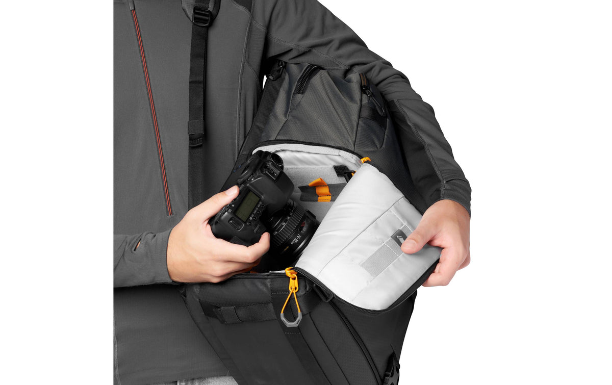Lowepro Kamerarucksack Fastpack PRO BP 250 AW III – 25 l, grau – Regenhülle – für Systemkameras