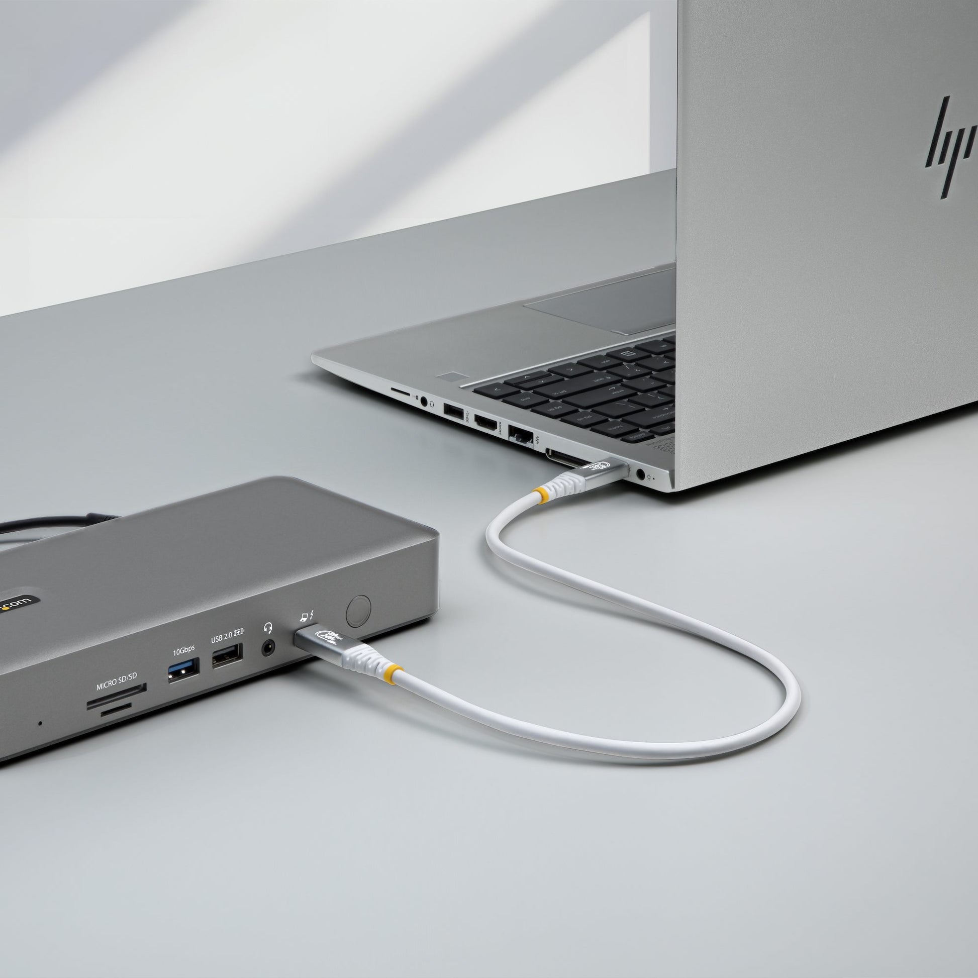 StarTech.com USB-C auf USB-C Kabel – USB4 80 Gbit/s – 0,5 m – PD 240 W – 8K/120 DP 2.1 – USB-IF zertifiziert
