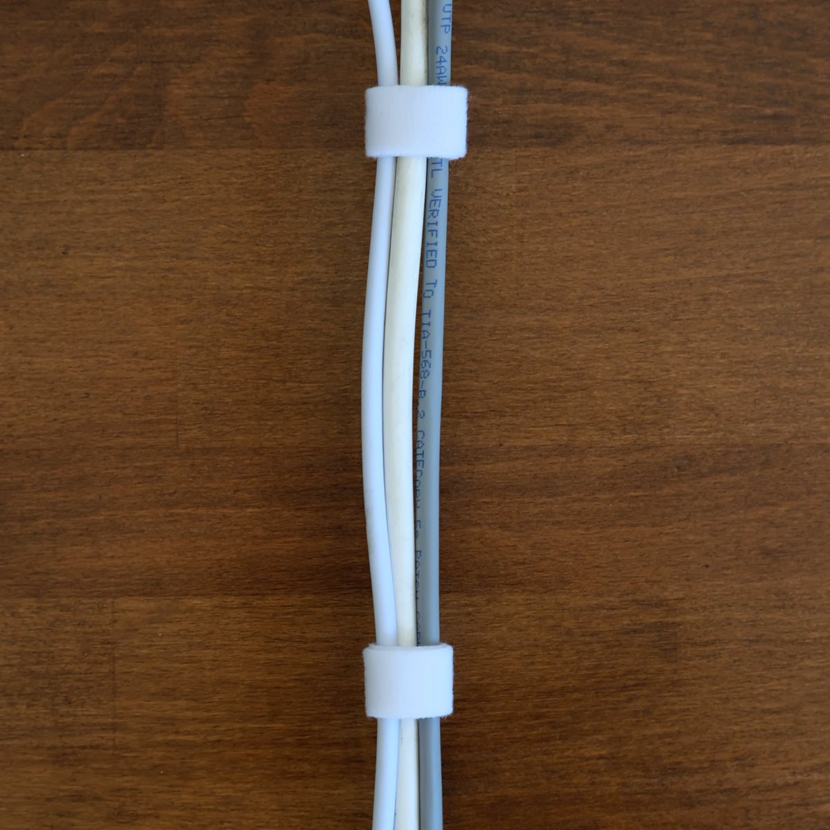 Label-the-cable Klettband, 16 mm × 3 m – weiss