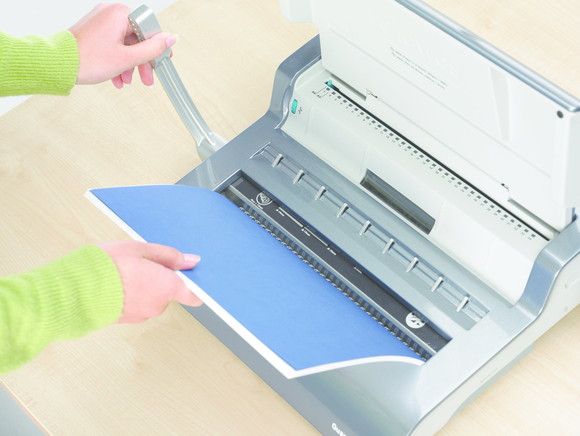 Fellowes 5224101 Bindegerät – Drahtbindung, A4, 15 Blatt, Manuelle Stanzung