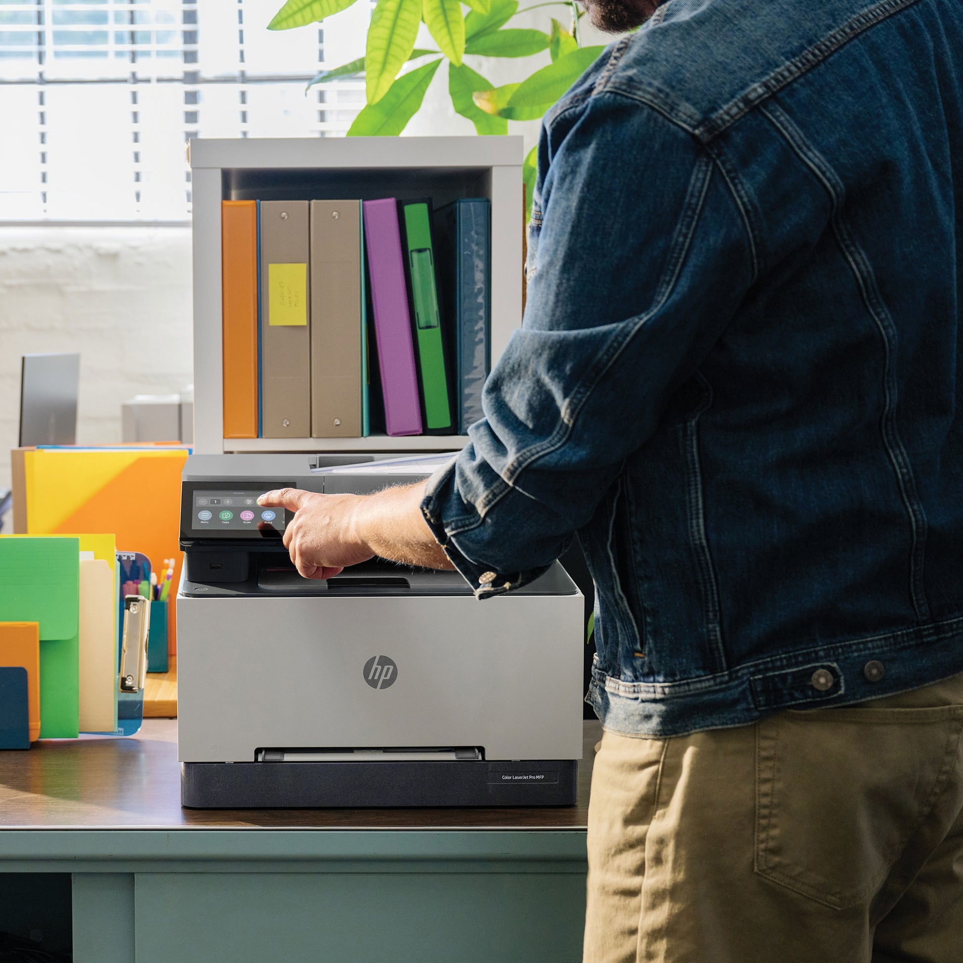 HP Color LaserJet Pro 3302 fdng – Farbiges Laser-MFP, 4-in-1