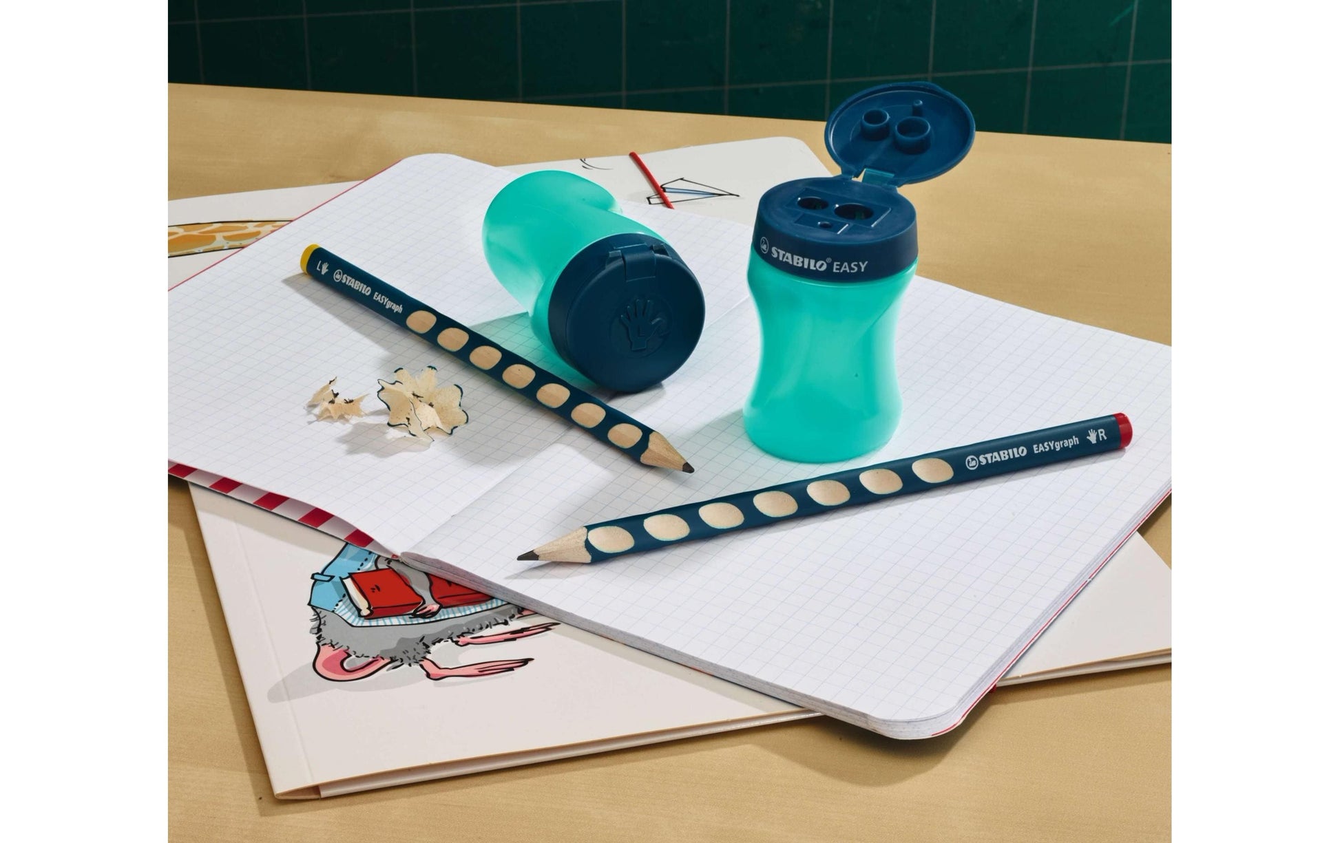 STABILO EASYsharpener Dreifach-Spitzdose – für 3 Minendurchmesser – Kunststoff – Grün – verschliessbarer Deckel