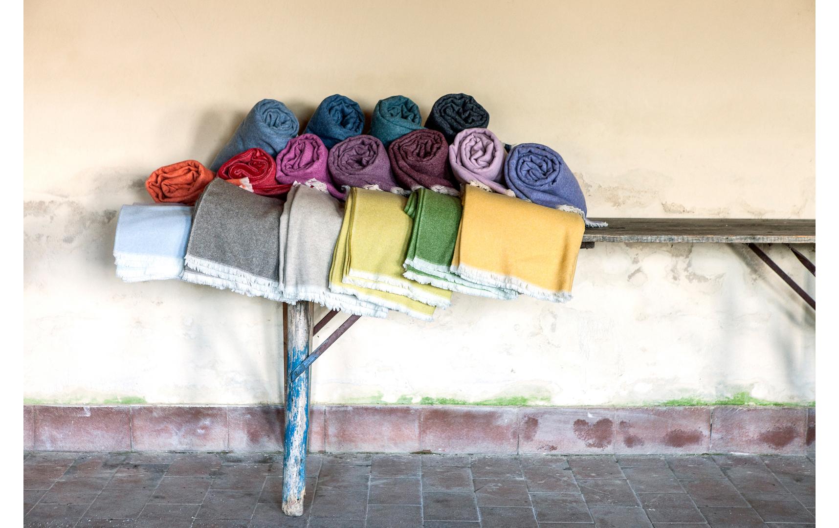 Eskimo Wohndecke Venezia – 130 × 200 cm, Lammwolle, Hellgrün