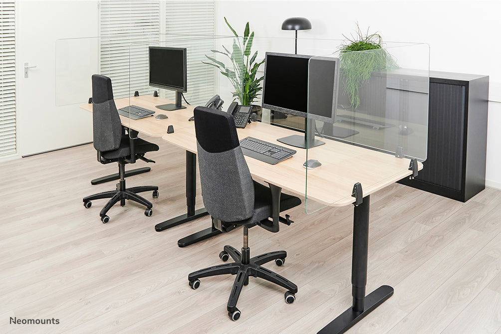 Neomounts Hygieneschutzschild – 1'200 × 650 mm, transparent, mit Montageset, für Tischplatten 0–25 mm