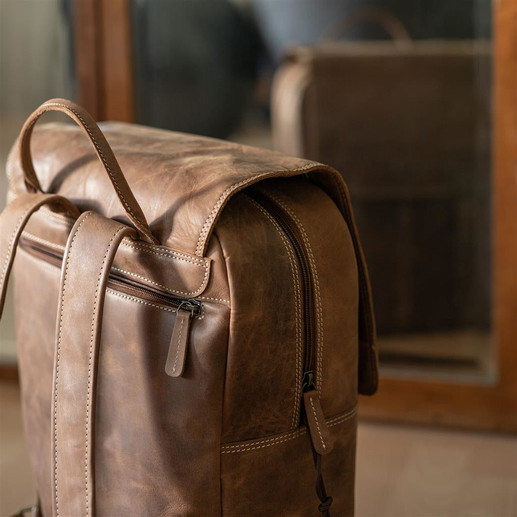 Dörr Kamerarucksack Kapstadt – 170 × 430 × 320 mm, 20 l – Herausnehmbares Kamerafach – Leder, Cognac