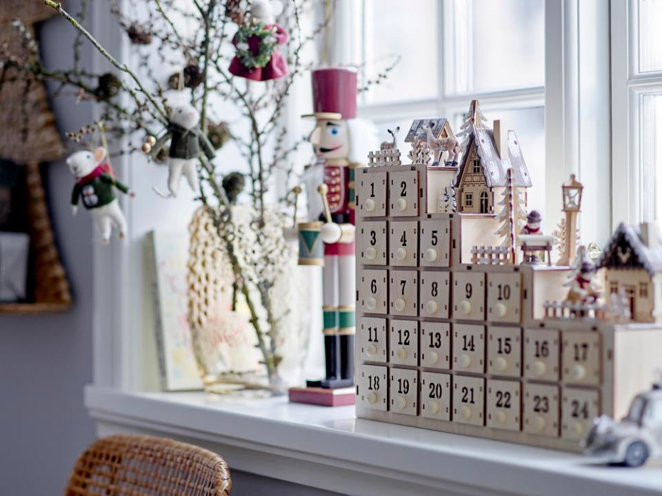 Bloomingville Adventskalender – 24 Fenster – Sperrholz, Natur – 38 × 33 × 10 cm