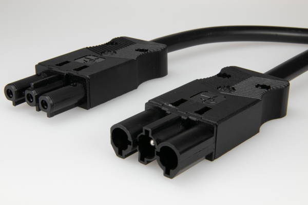 Adels Verlängerungskabel – AC 166–AC 166, 0,5 m, 3×1,5 mm², schwarz, 16 A, 230 V