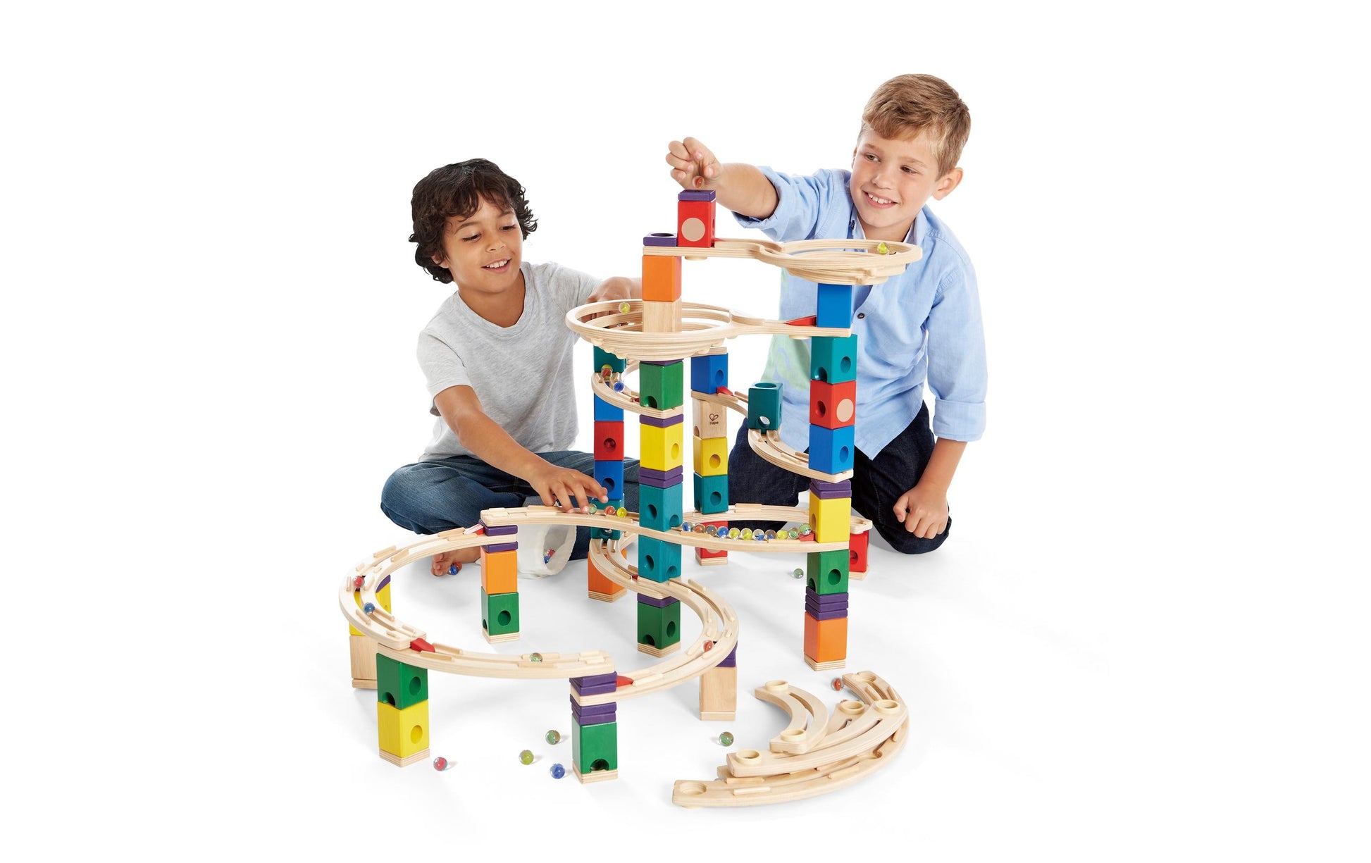 Hape Quadrilla The Cyclone Kugelbahn – 198-teilig – ab 4 Jahren – Holz – Mehrfarbig