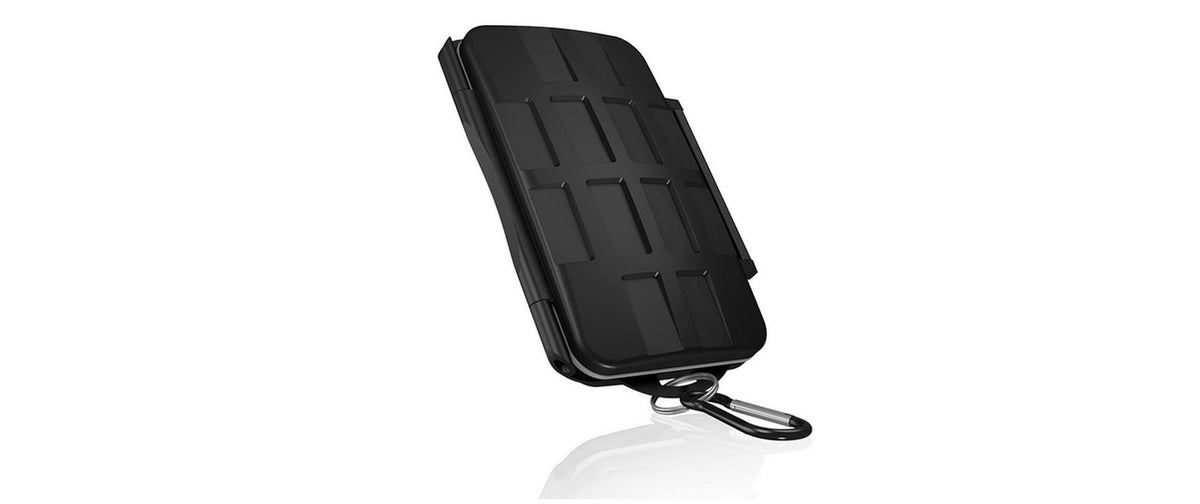 ICY BOX IB-AC620-CR Speicherkartenetui – Polycarbonat/Silikon – für 4× CF, 8× SD, 16× microSD – Schwarz