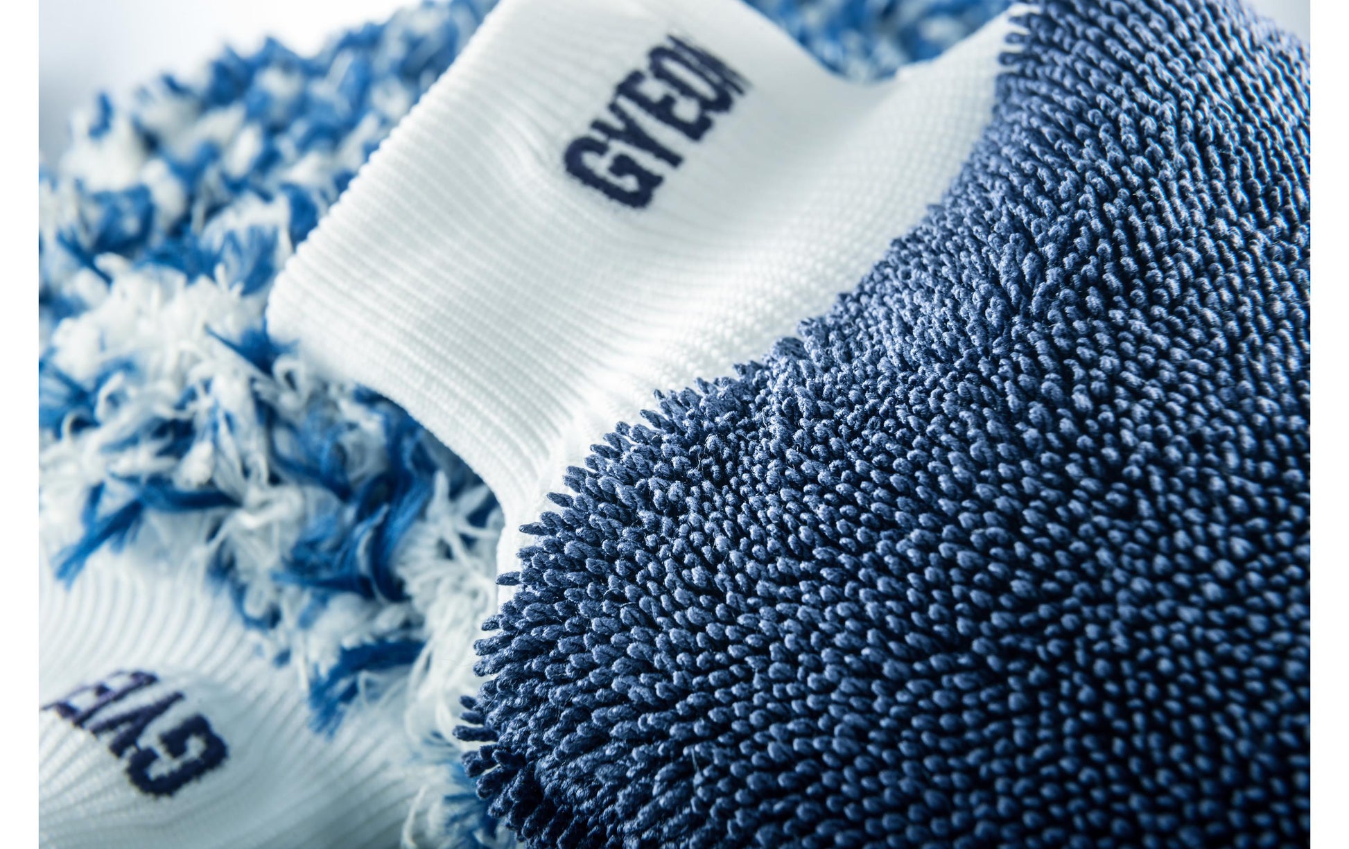 Gyeon Wischbezug Q²M SilkMitt EVO – Mikrofaser