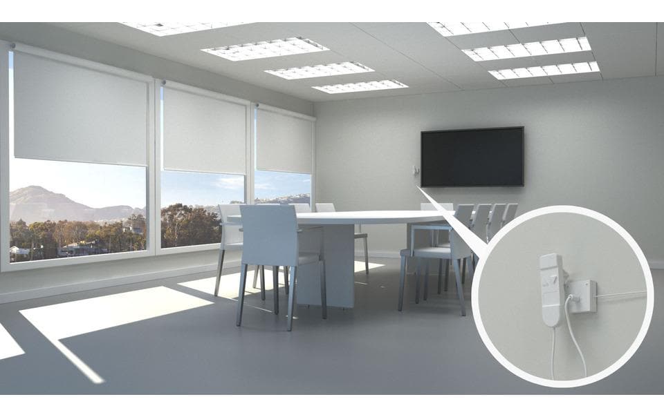 Multibrackets Motorisierte Wandhalterung für 90", VESA 1200×900, bis 80 kg, weiss