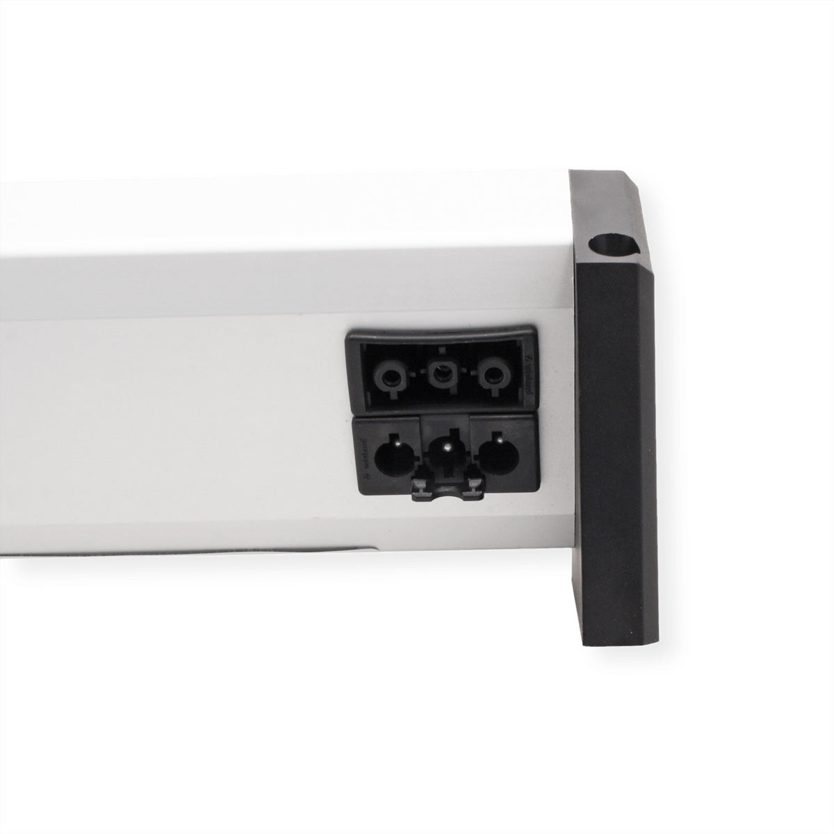 Bachmann DESK Steckdosenleiste, 2×UTE, 1×USB-C PD 60 W, GST18 Eingang, 320×70×90 mm – Schwarz