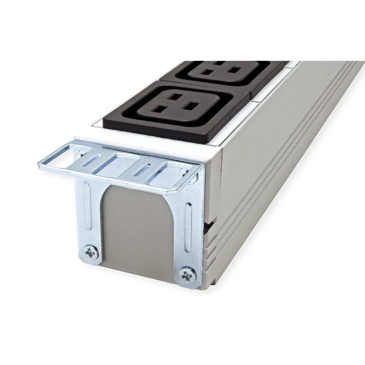 Bachmann 19" Kaltgerätesteckdosenleiste 3600 W – 1U Rackmount, IEC C20 Eingang – C19×8, 2 m Kabel – Aluminium