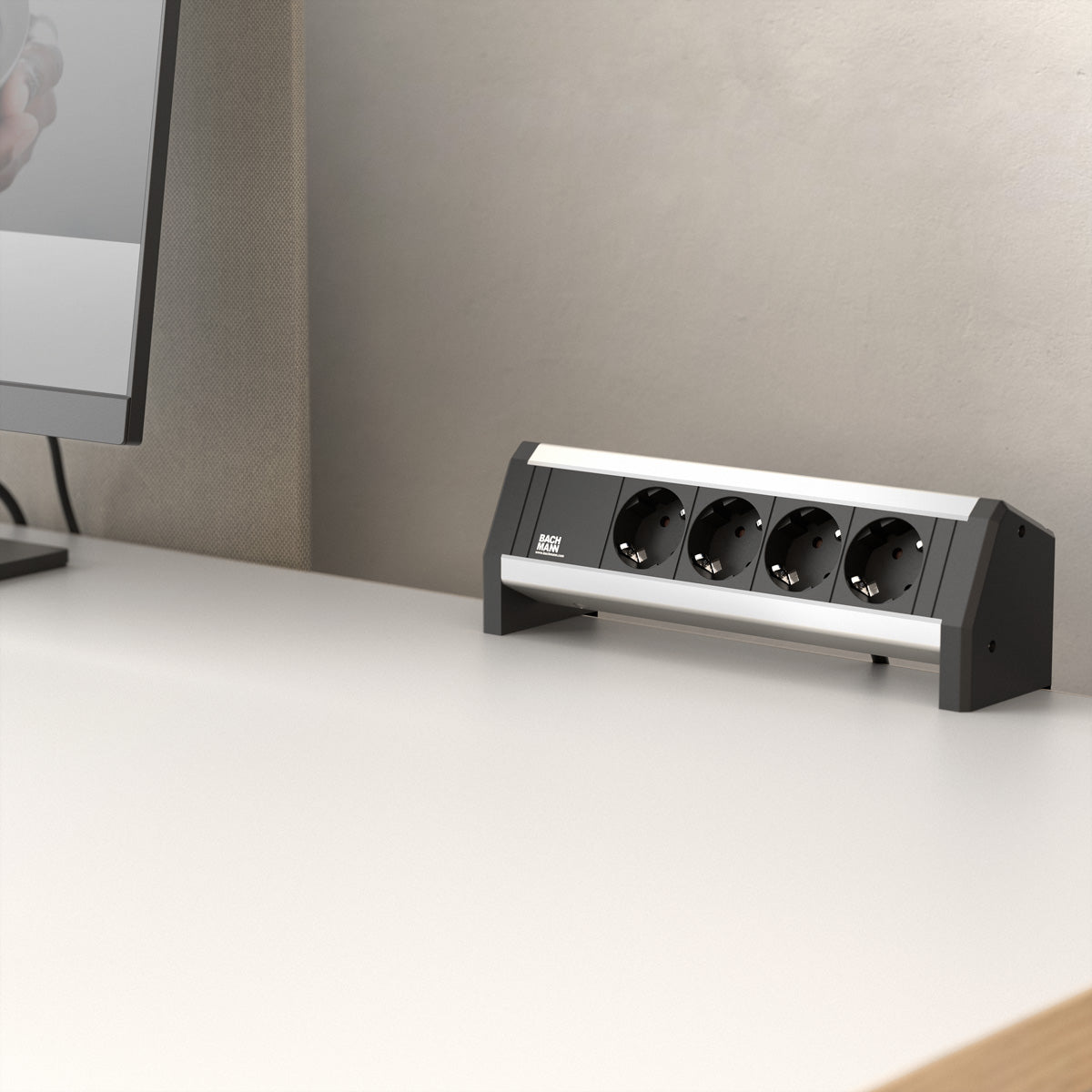Bachmann DESK – Tischsteckdosenleiste, 4× T13, 3 m, Stecker CEE 7/7, schwarz
