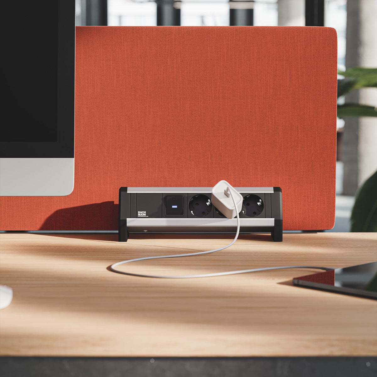 Bachmann DESK1 Tischsteckdosenleiste, 3×T13, 3 m, mit beleuchtetem 2-poligem Schalter – schwarz