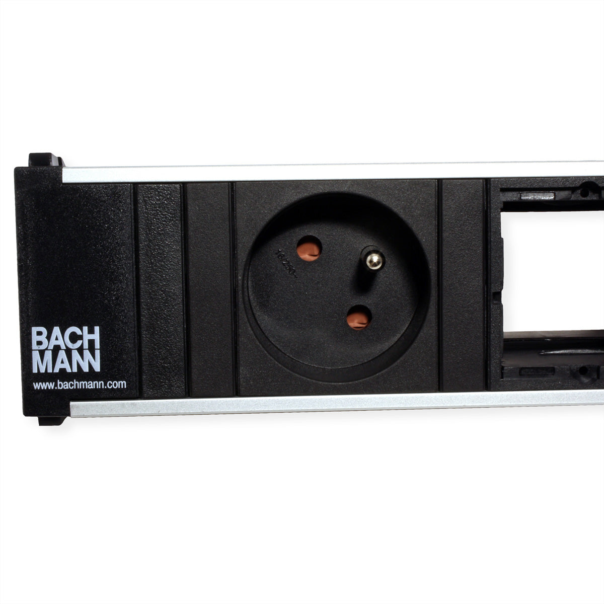 Bachmann CONI Steckdoseneinheit – 3×Typ E, Einbau