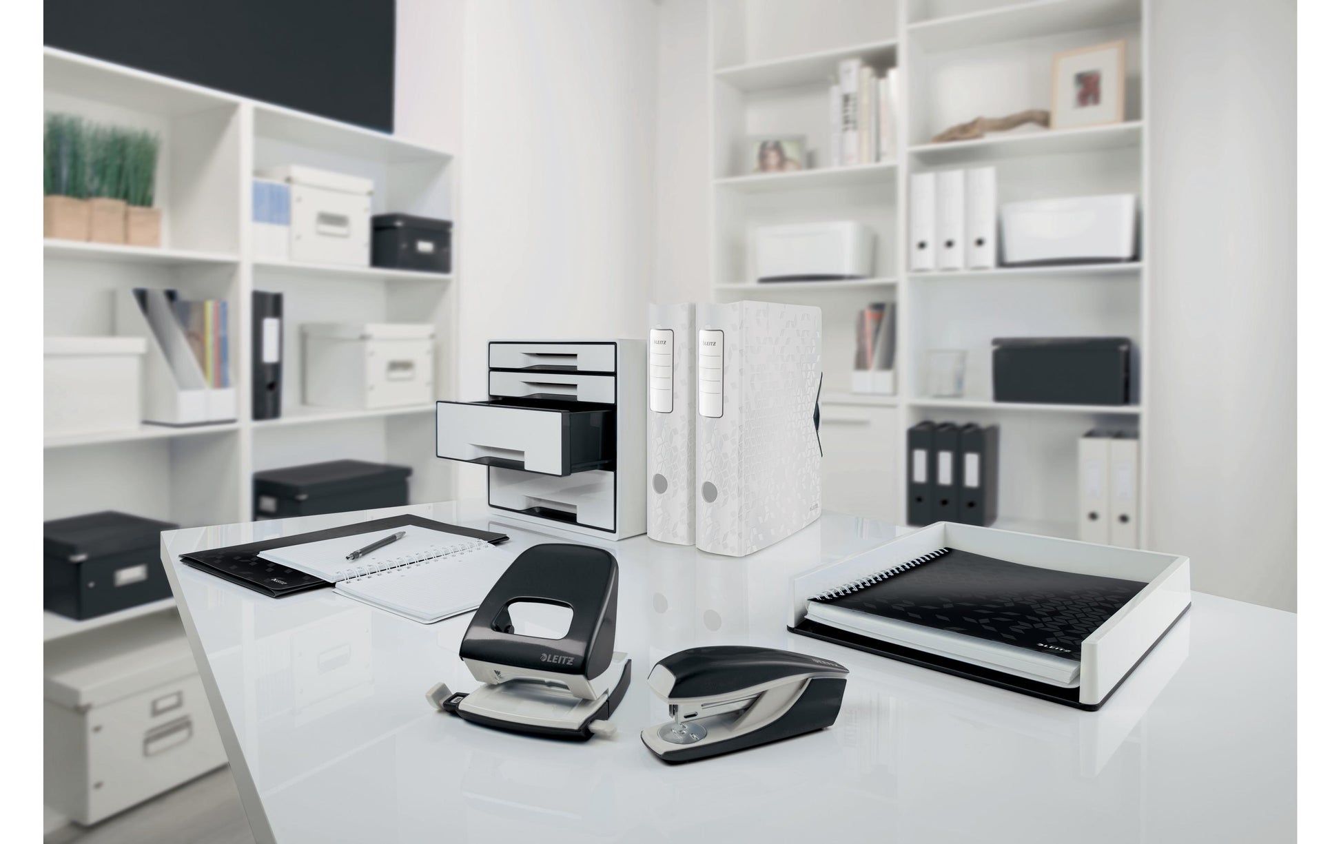Leitz Briefkorb – Kunststoff, Schwarz, Weiss, Serie 53611095