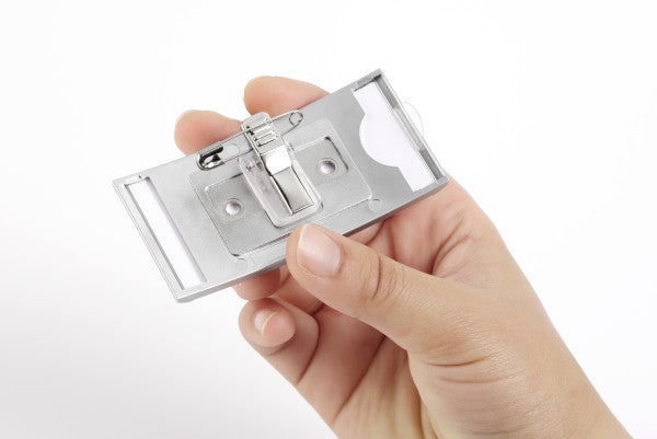 Durable Namensschild – 74 × 34 mm – magnetisch, silber, quer – Pack à 10