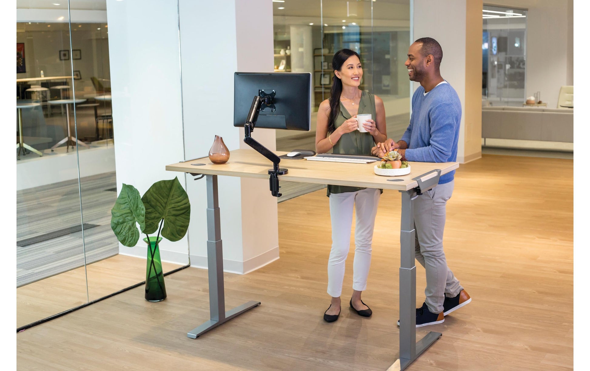 Fellowes Schreibtischgestell Levado – höhenverstellbar – weiss – 64–126 cm